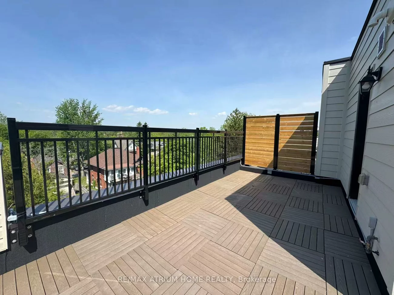 15100, Yonge, Aurora Village, Aurora