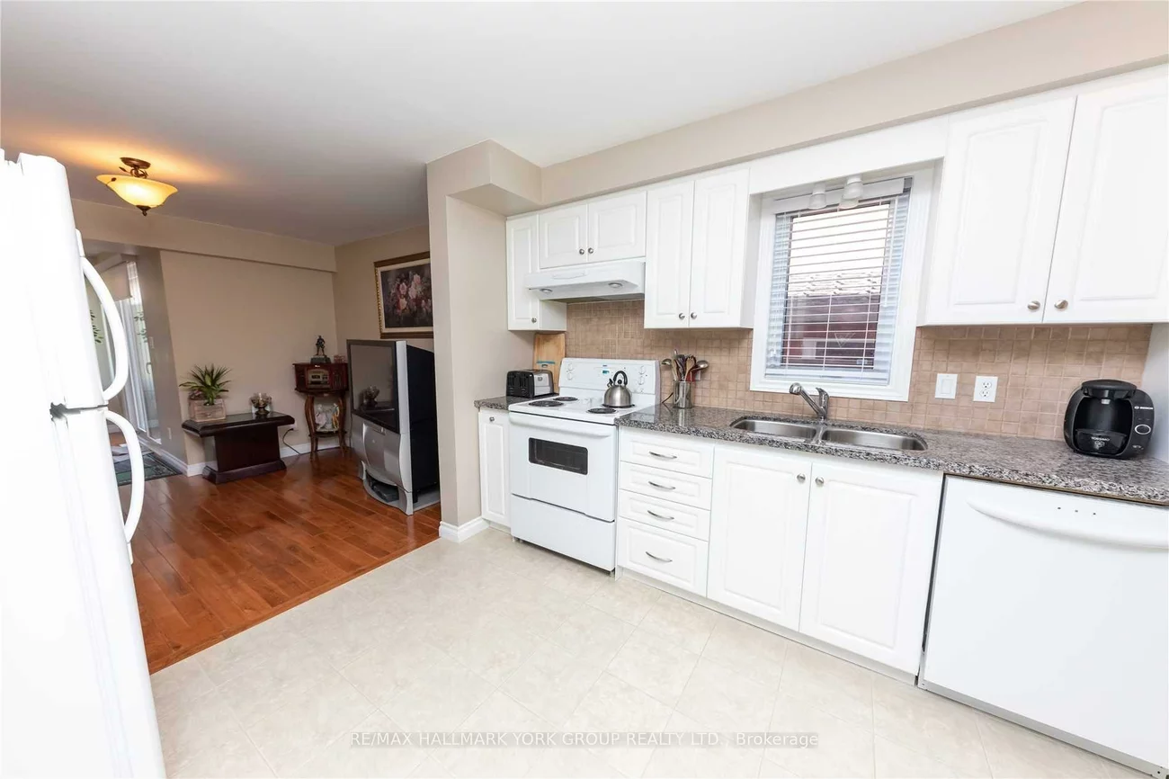 22, Cashel, Aurora Highlands, Aurora