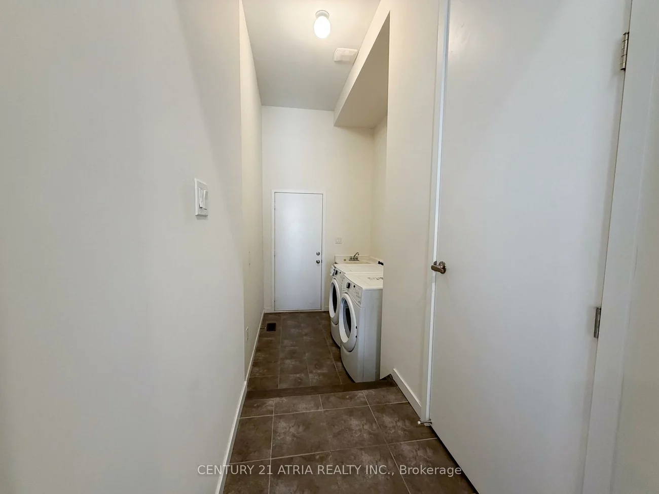 405, Elyse, Bayview Northeast, Aurora
