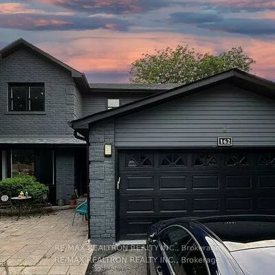 162, Walton, Aurora Village, Aurora
