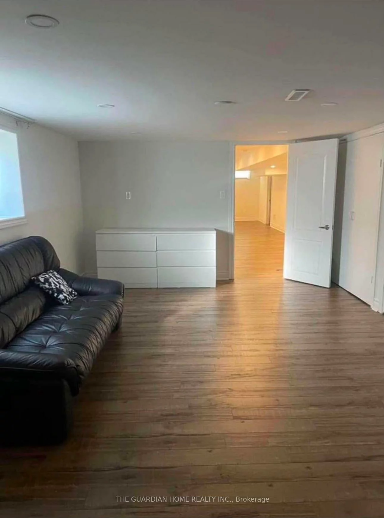 37, Murdock, Aurora Heights, Aurora