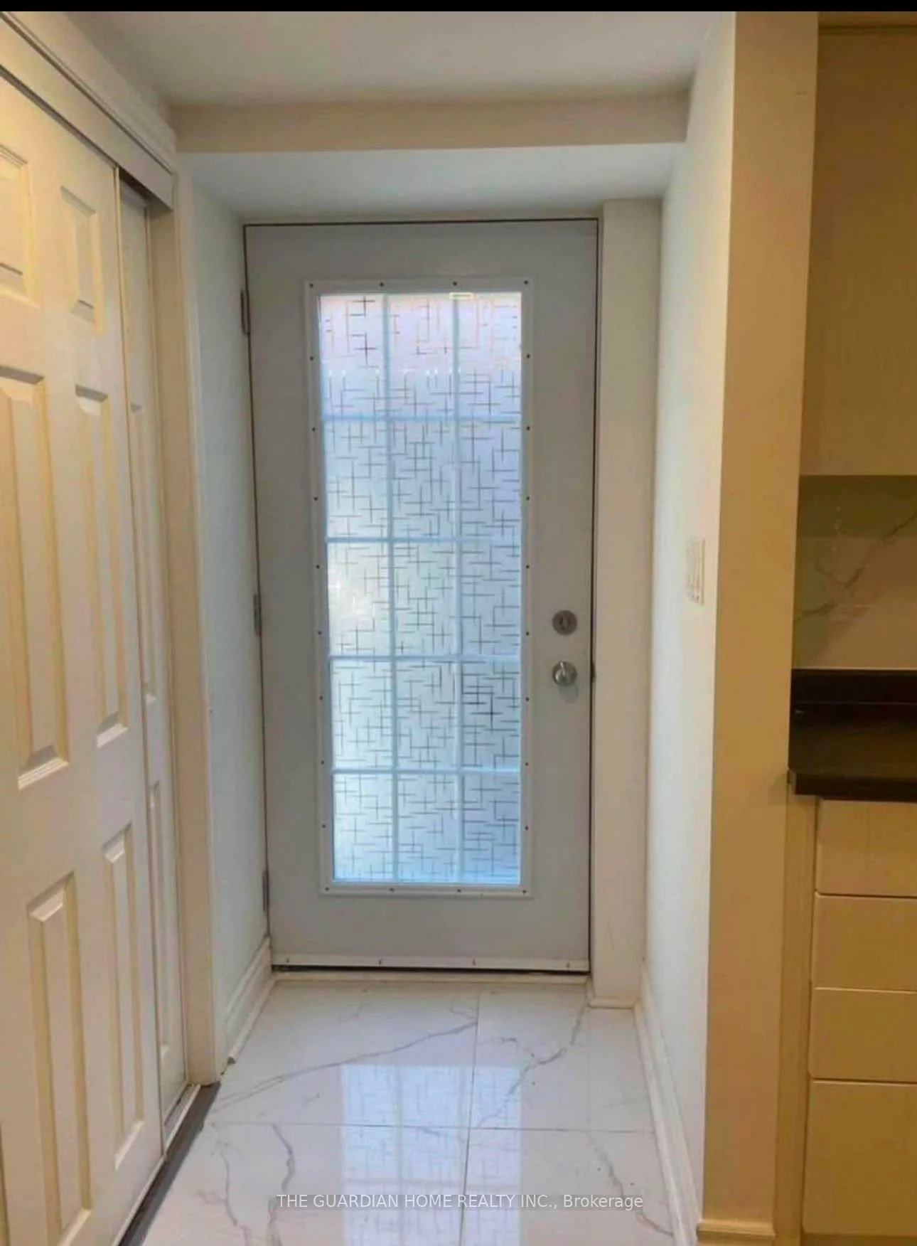 37, Murdock, Aurora Heights, Aurora