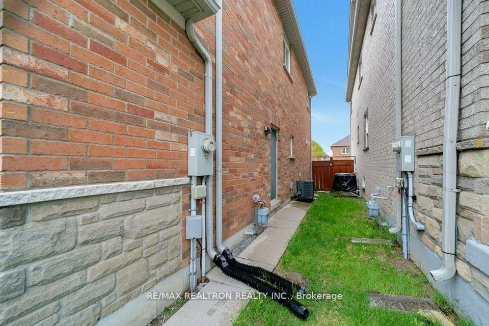 28, Hartwell, Bayview Northeast, Aurora