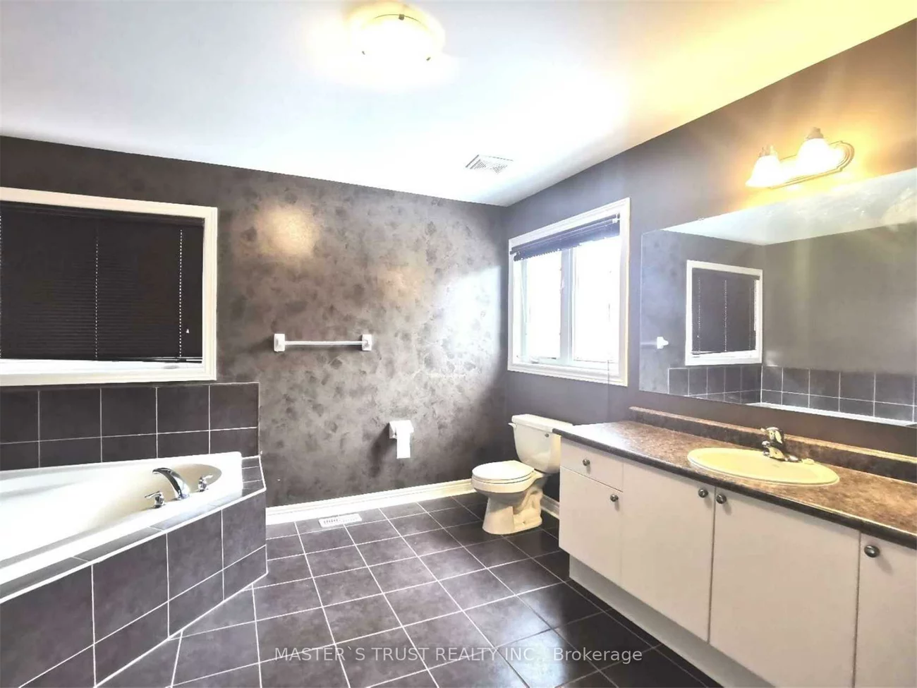 213, River Ridge, Bayview Northeast, Aurora