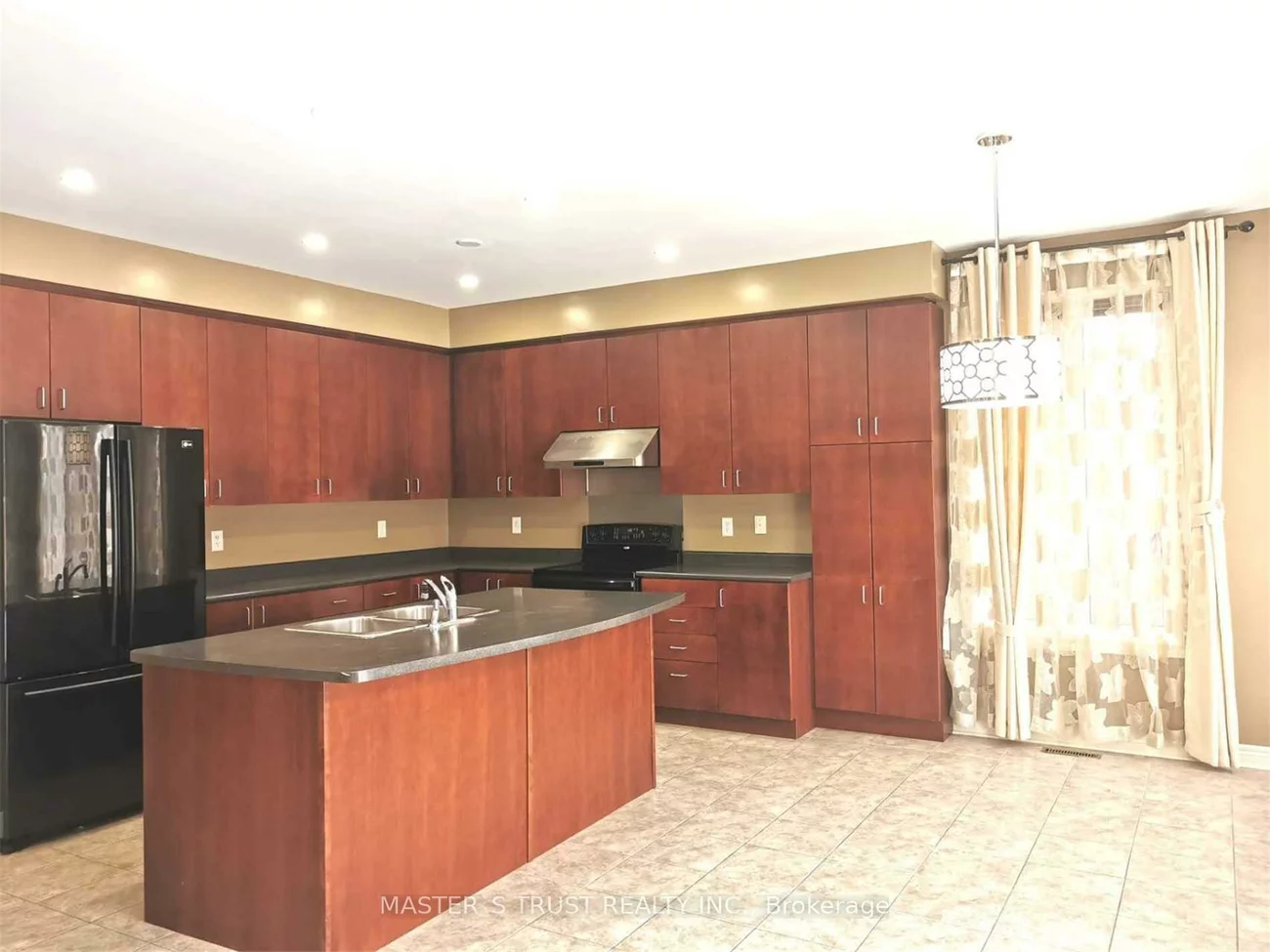 213, River Ridge, Bayview Northeast, Aurora