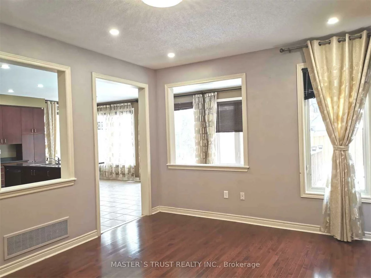 213, River Ridge, Bayview Northeast, Aurora