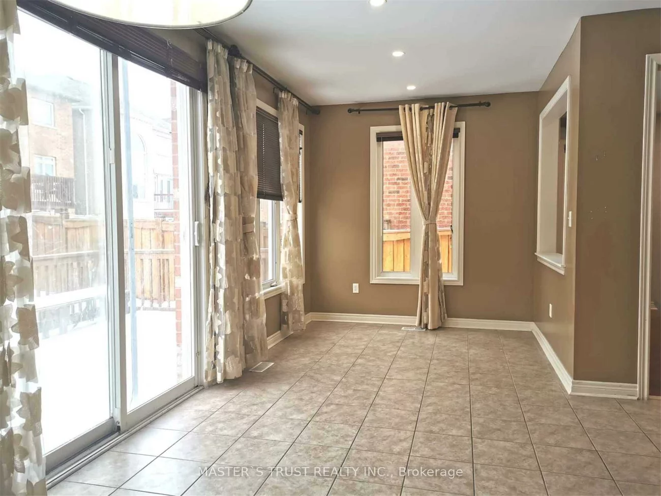 213, River Ridge, Bayview Northeast, Aurora