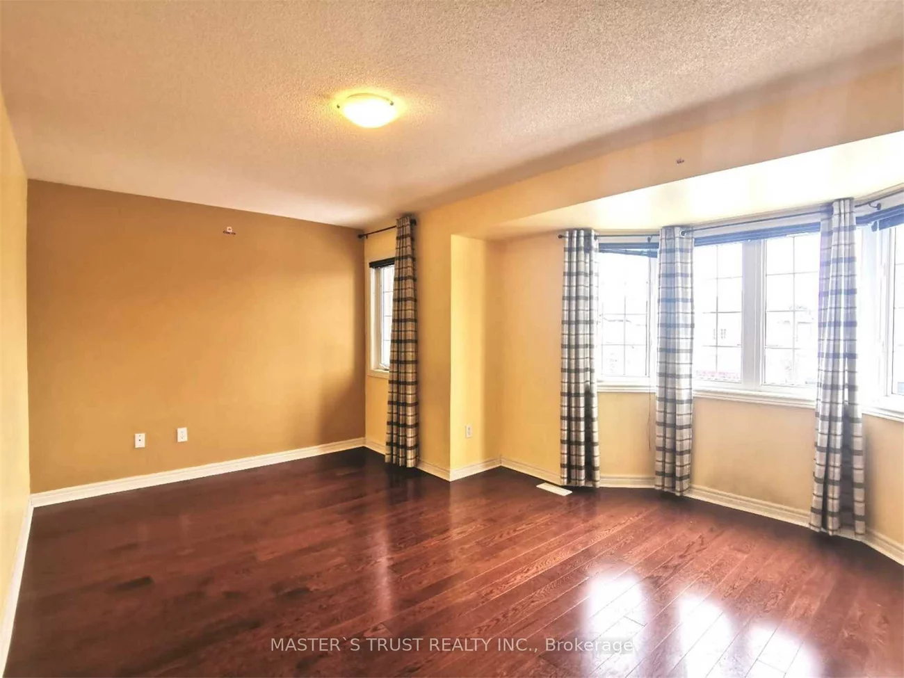 213, River Ridge, Bayview Northeast, Aurora
