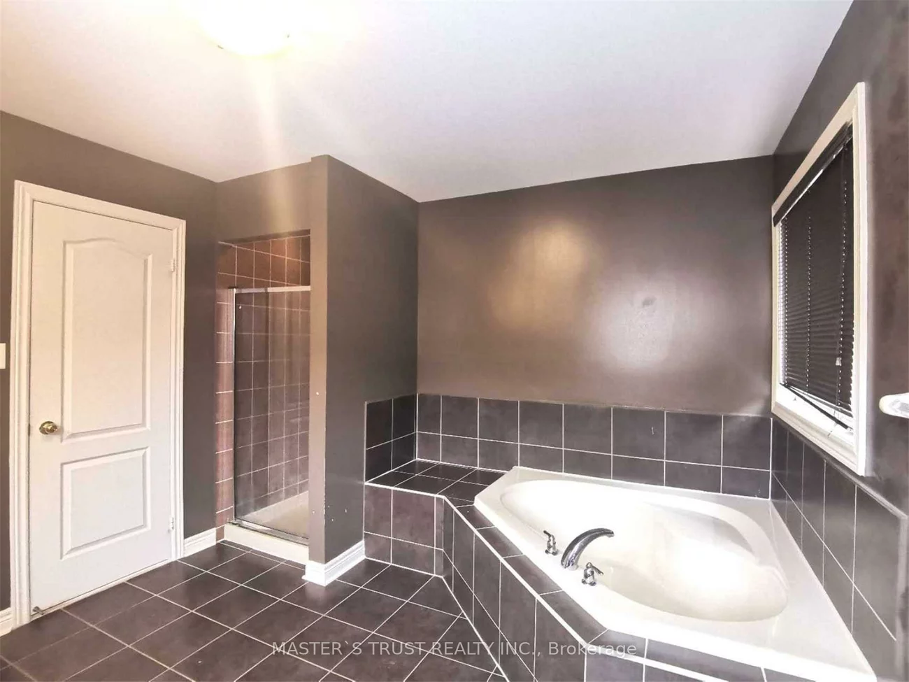 213, River Ridge, Bayview Northeast, Aurora