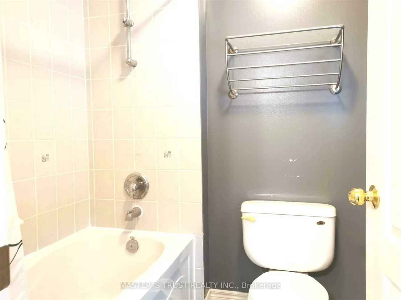213, River Ridge, Bayview Northeast, Aurora