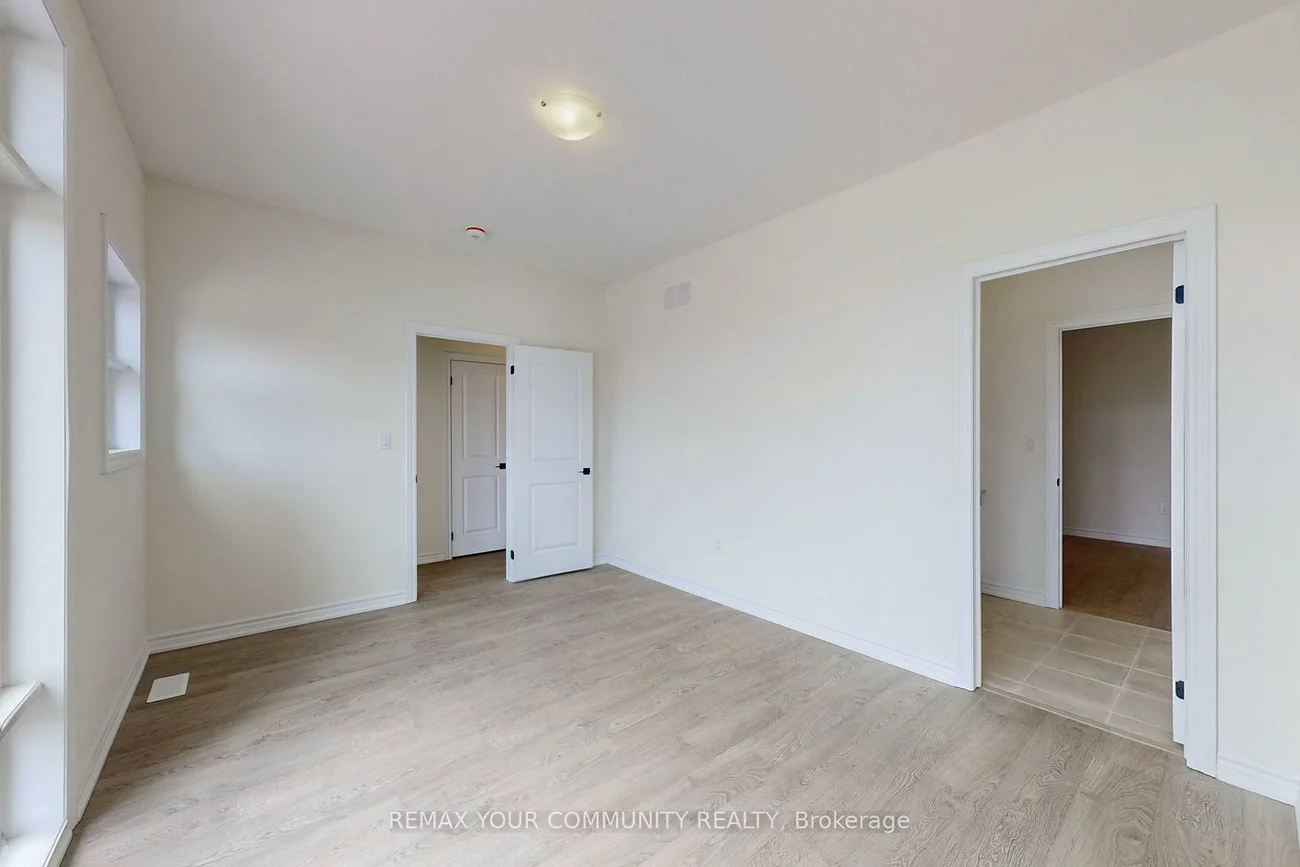 105, Halldorson, Bayview Northeast, Aurora
