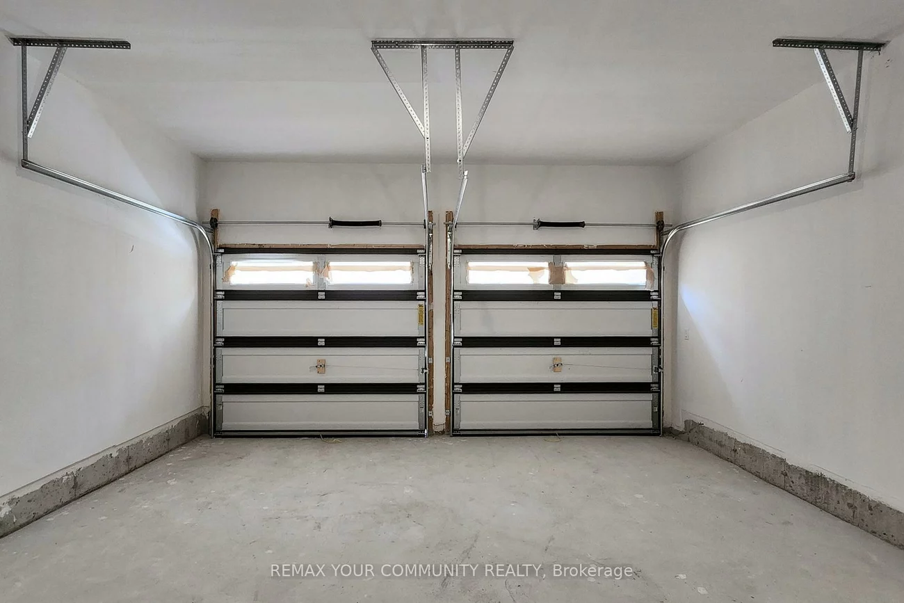 105, Halldorson, Bayview Northeast, Aurora