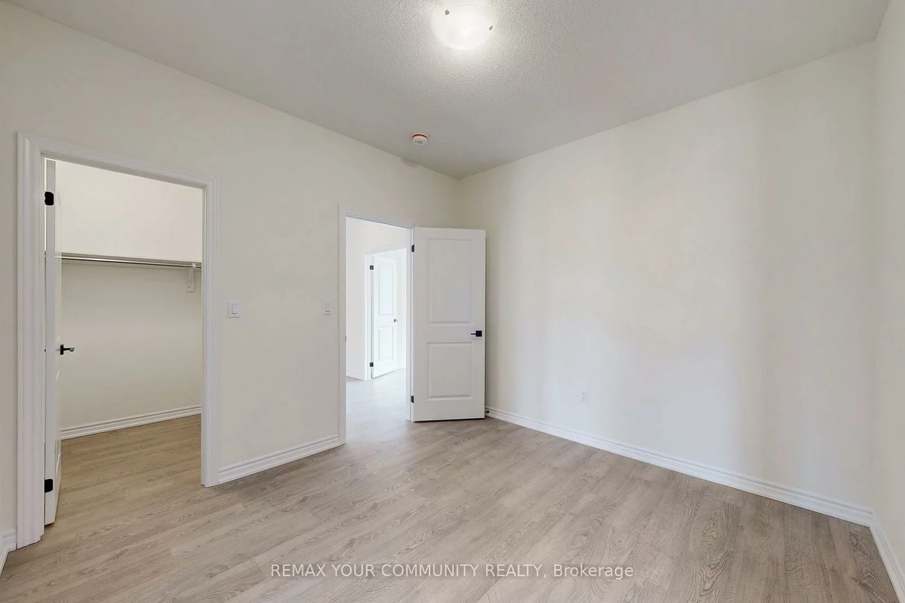 105, Halldorson, Bayview Northeast, Aurora