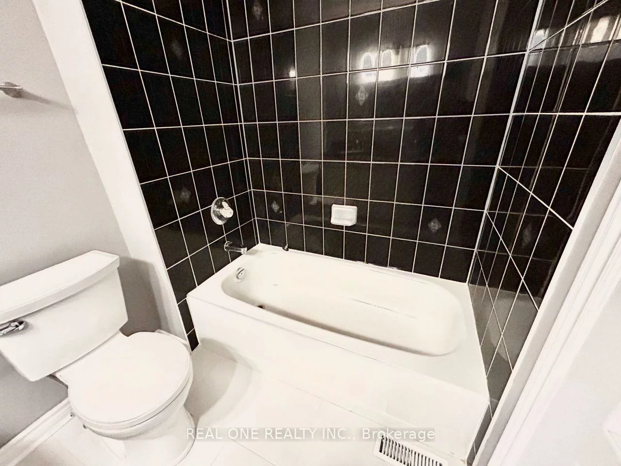 48, Primeau, Aurora Grove, Aurora