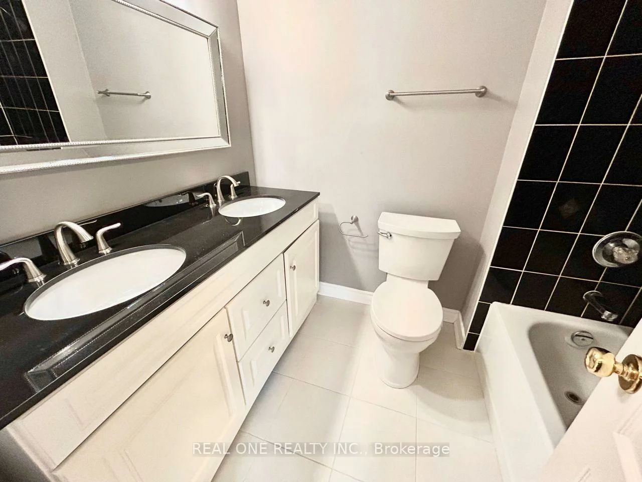 48, Primeau, Aurora Grove, Aurora