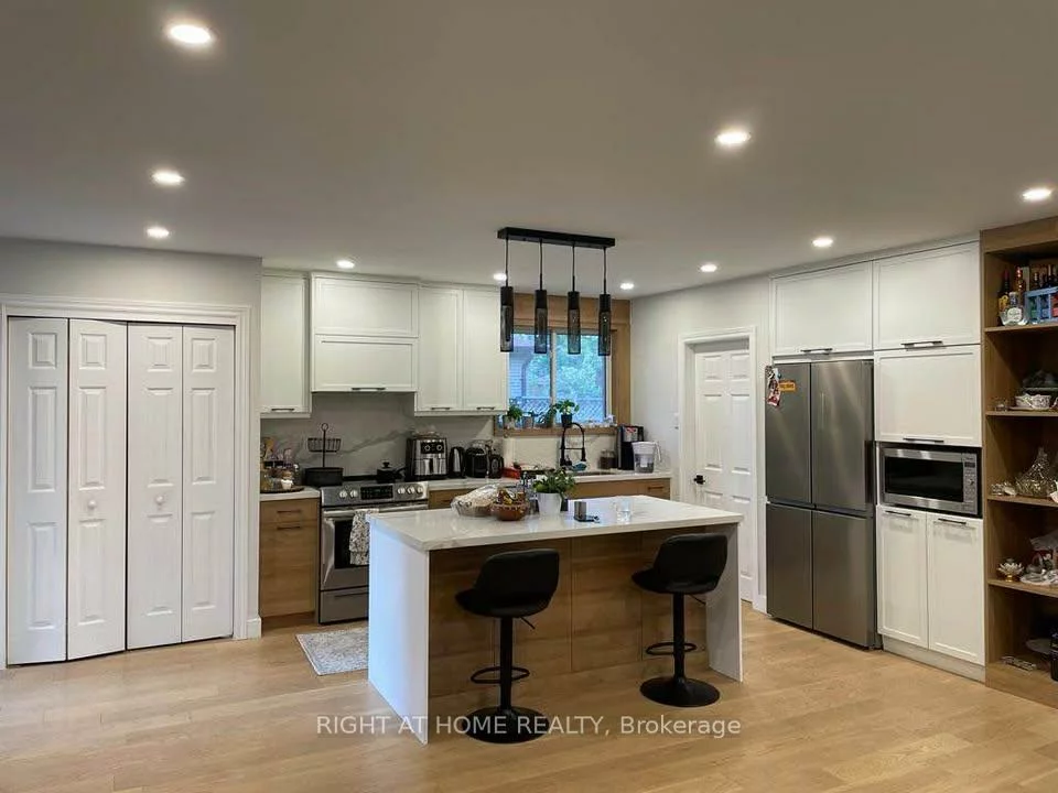 39, Devins, Aurora Heights, Aurora