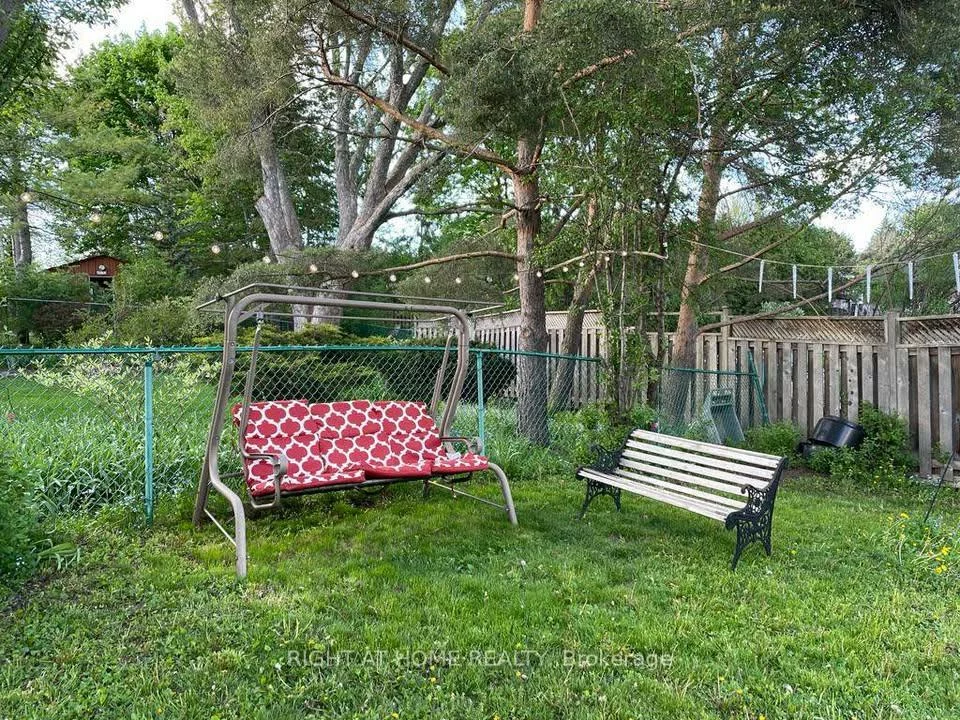 39, Devins, Aurora Heights, Aurora