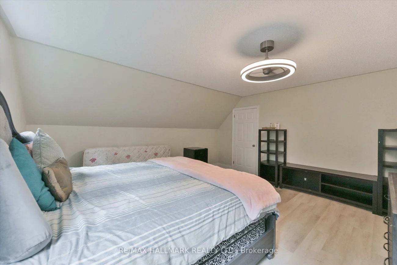 13918, Leslie, Bayview Southeast, Aurora