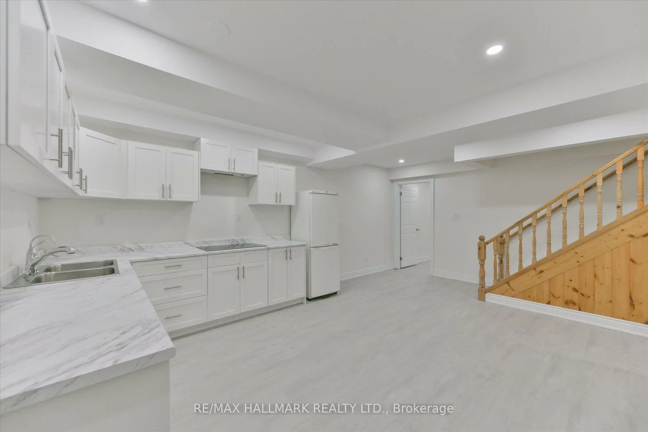 13918, Leslie, Bayview Southeast, Aurora