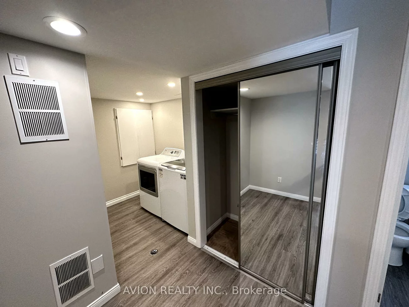 38, Rush, Bayview Wellington, Aurora
