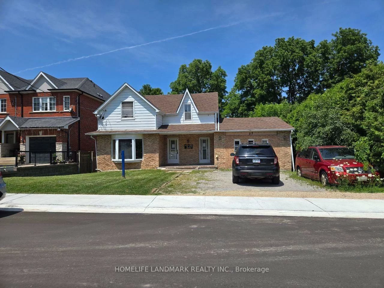 22, Centre, Aurora Village, Aurora