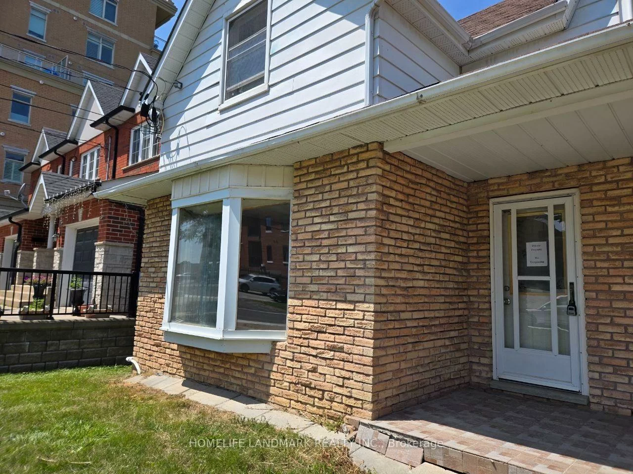 22, Centre, Aurora Village, Aurora