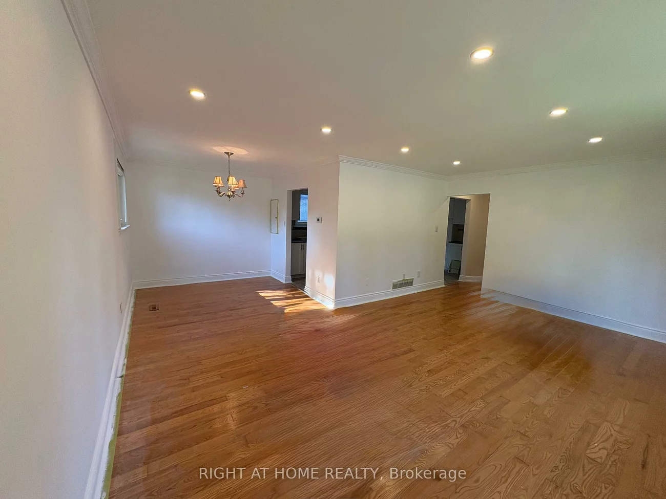 58, Devins, Aurora Heights, Aurora