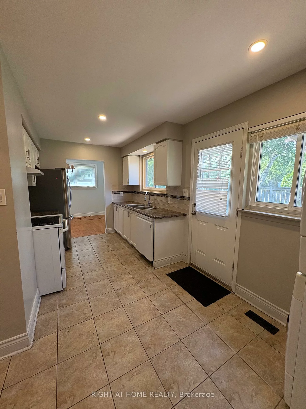 58, Devins, Aurora Heights, Aurora