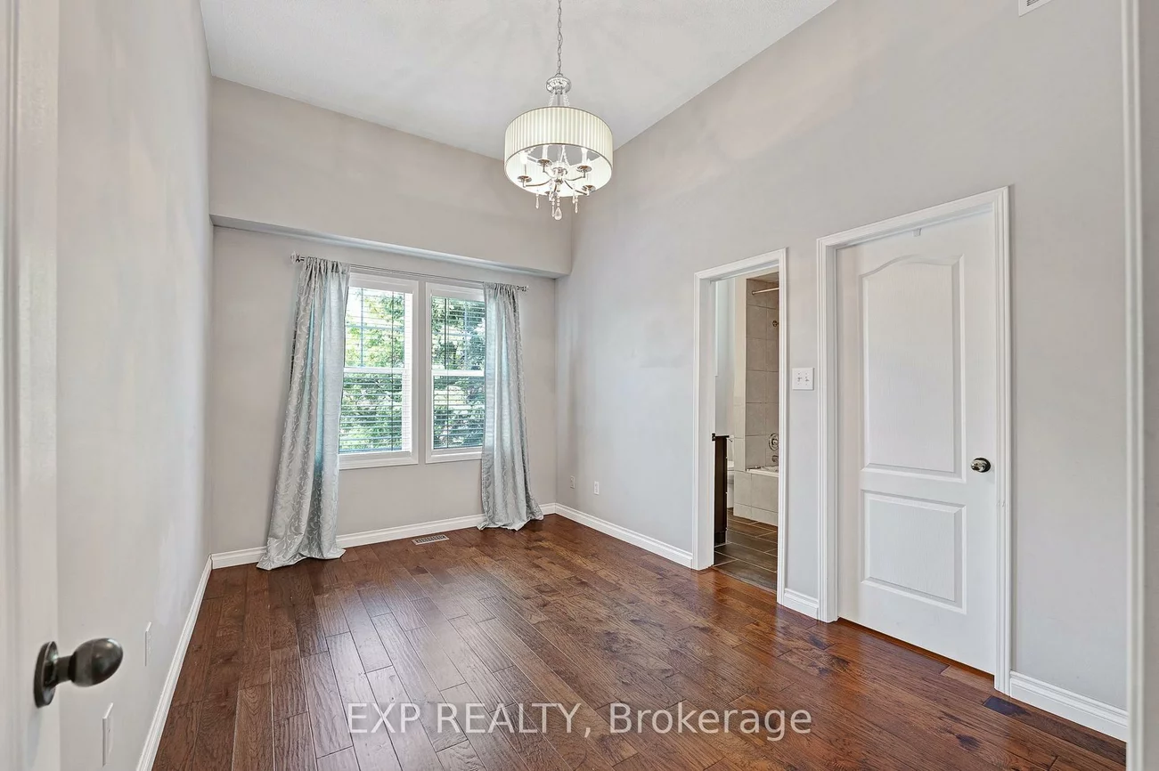 117, Mugford, Bayview Wellington, Aurora