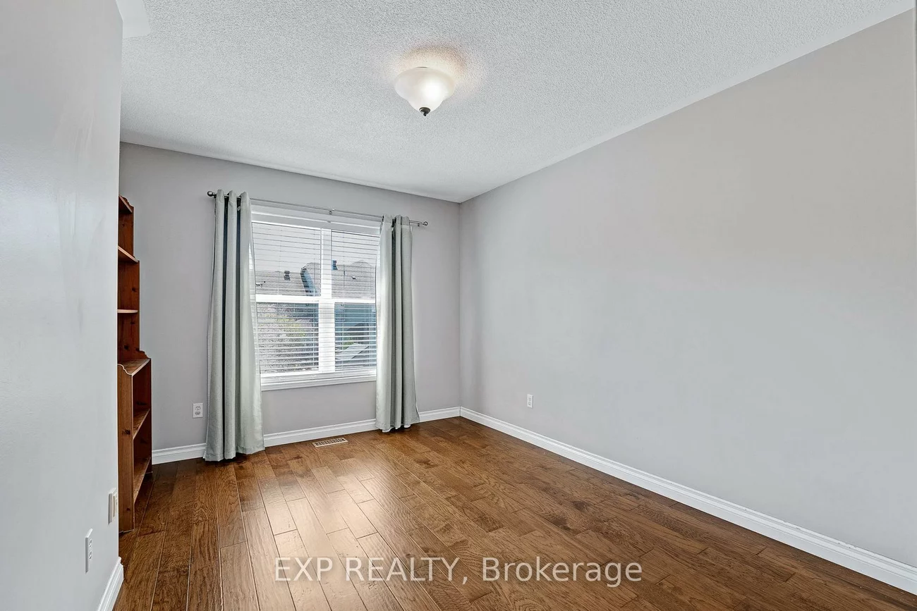 117, Mugford, Bayview Wellington, Aurora