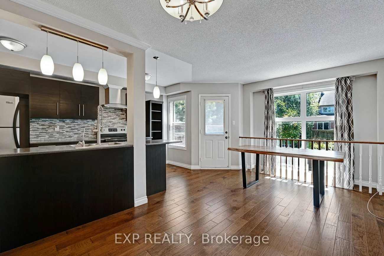 117, Mugford, Bayview Wellington, Aurora
