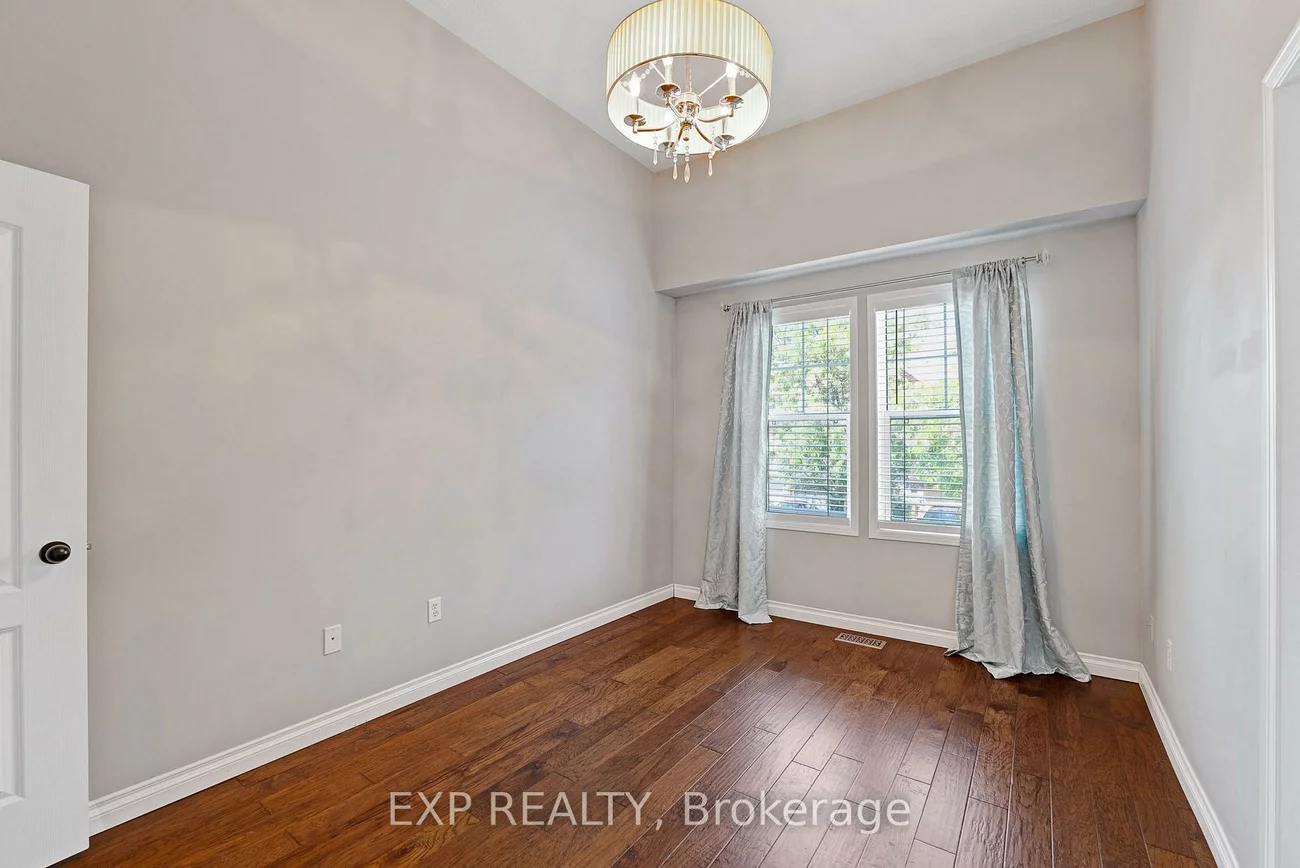 117, Mugford, Bayview Wellington, Aurora