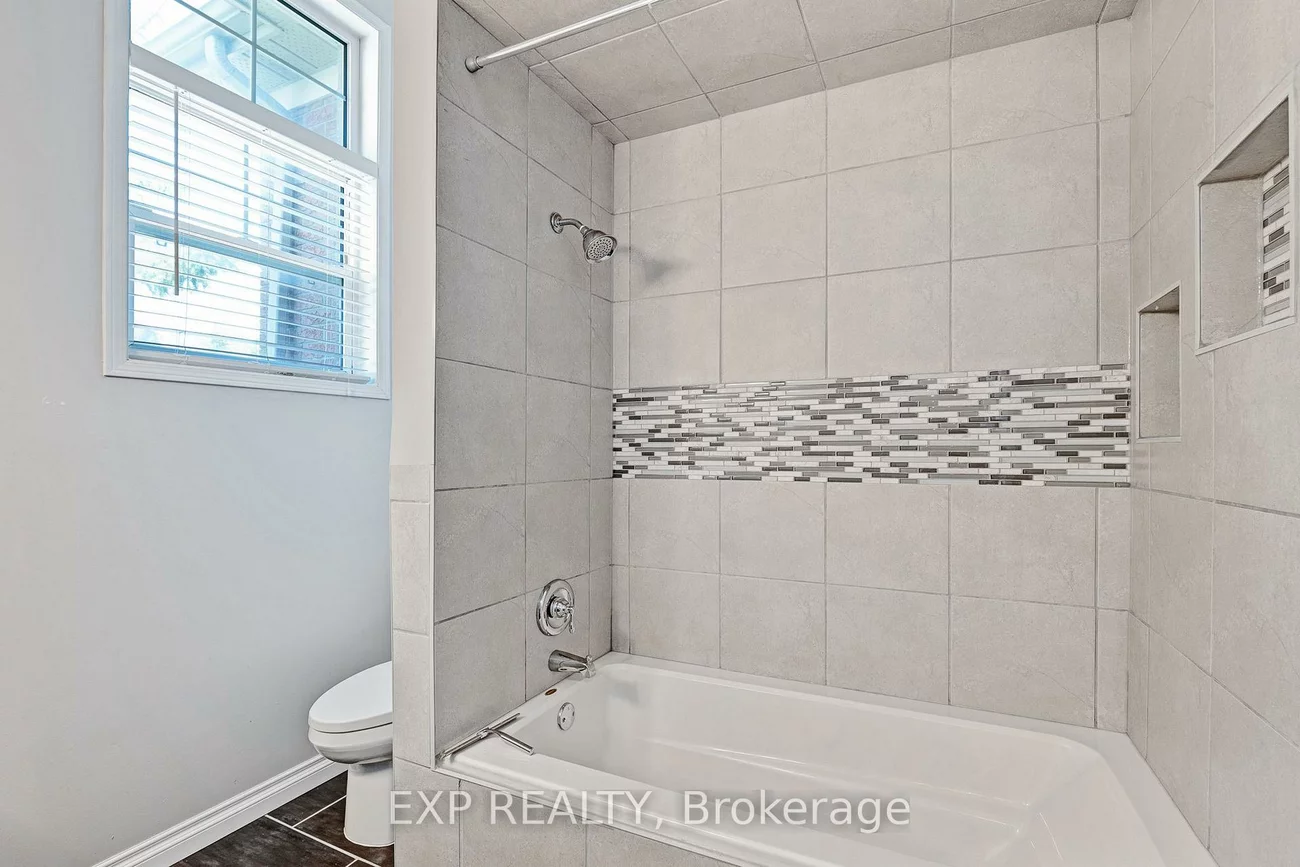 117, Mugford, Bayview Wellington, Aurora