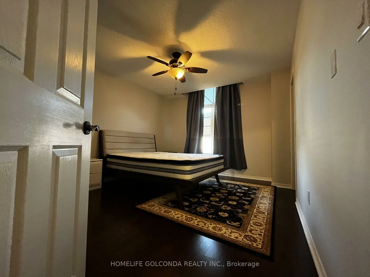 139, Chapman, Aurora Grove, Aurora