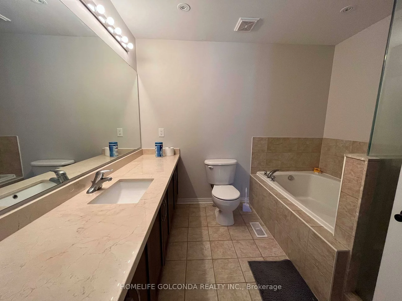 139, Chapman, Aurora Grove, Aurora