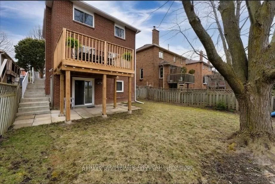 37, April, Aurora Heights, Aurora