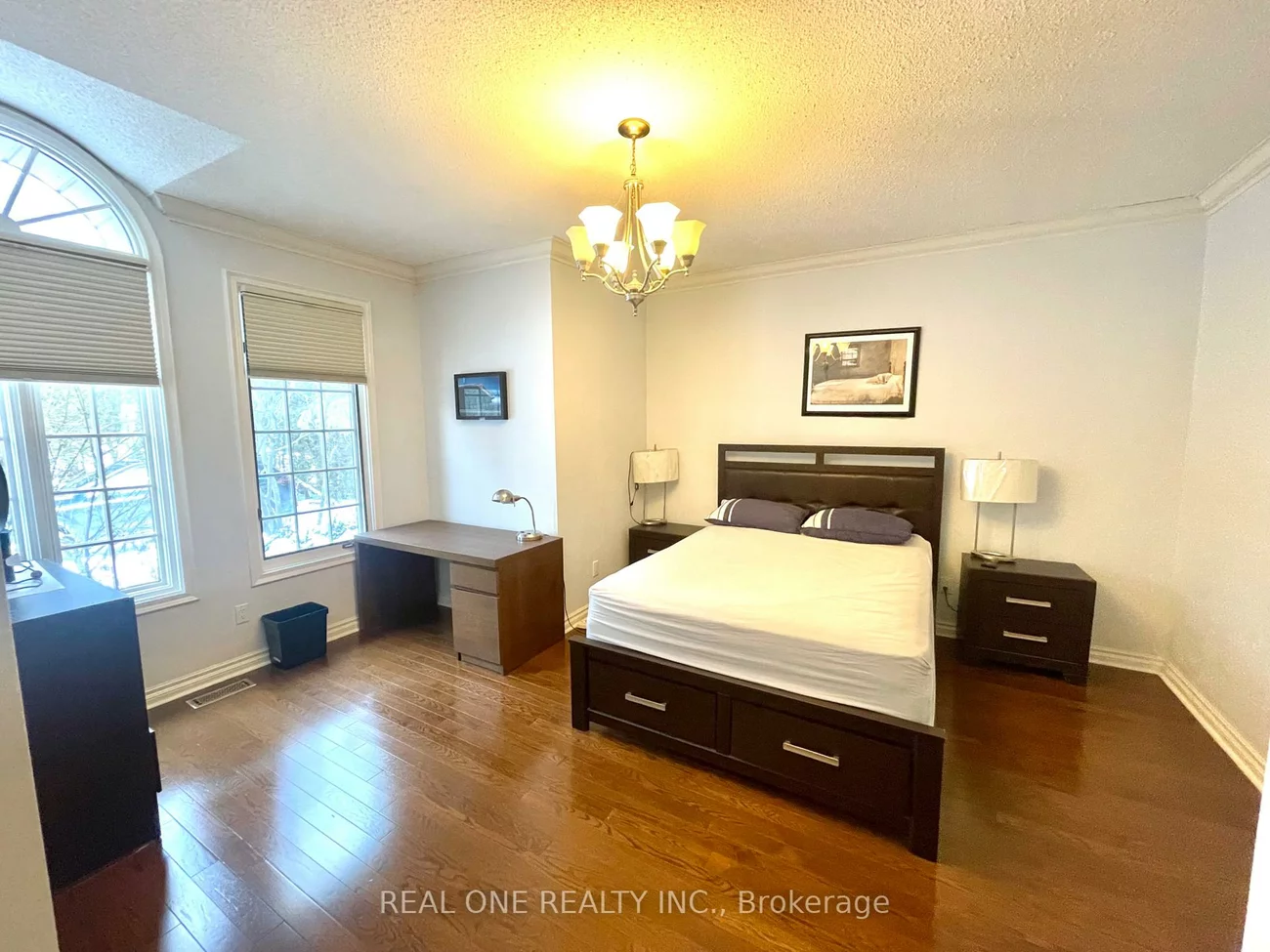 207, Kennedy, Aurora Village, Aurora