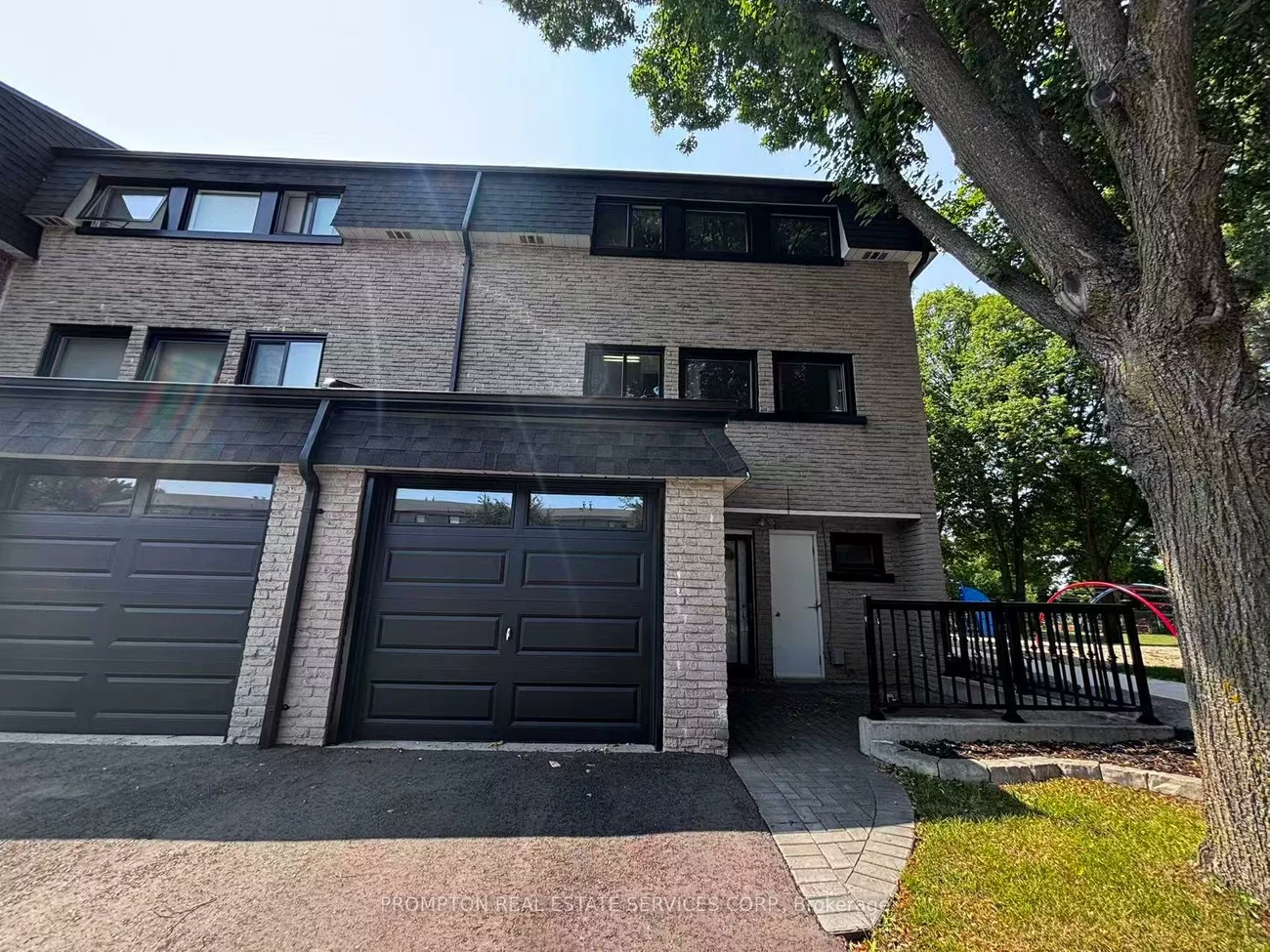 22, Poplar, Aurora Highlands, Aurora