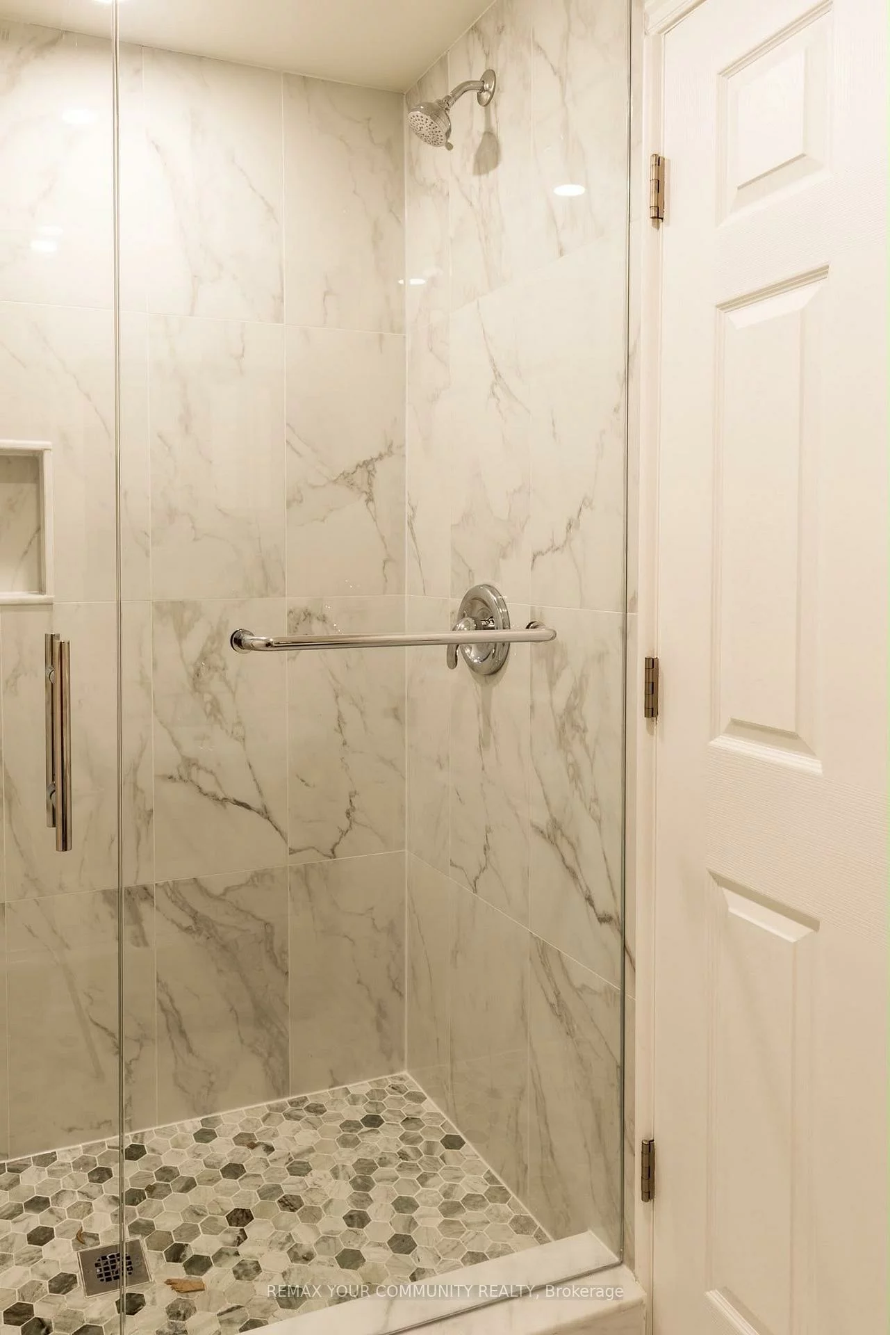 241, Orchards Heights, Aurora Heights, Aurora