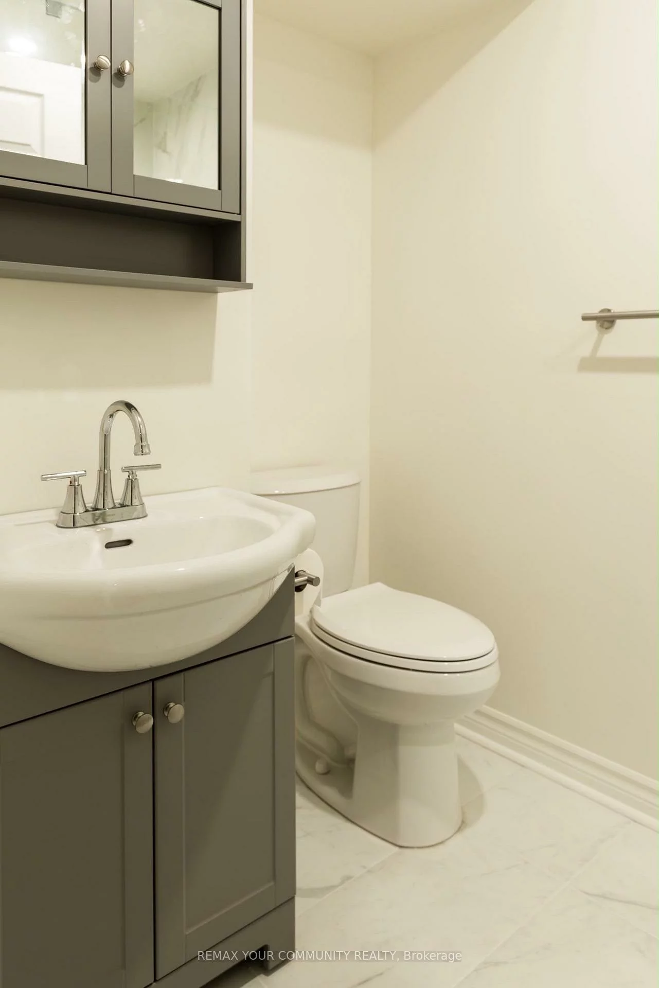 241, Orchards Heights, Aurora Heights, Aurora