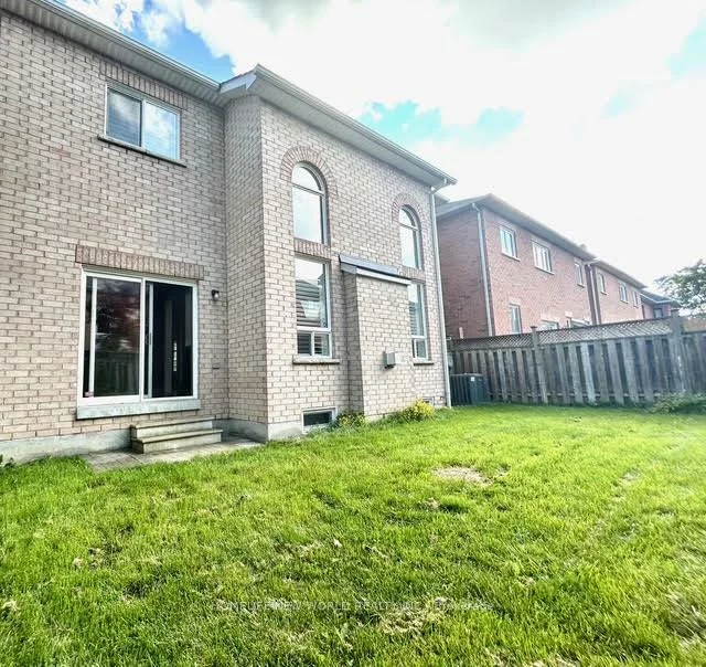 30, Chippingwood, Bayview Wellington, Aurora