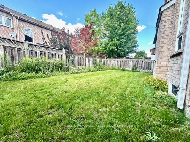 30, Chippingwood, Bayview Wellington, Aurora