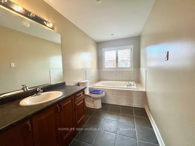 30, Chippingwood, Bayview Wellington, Aurora