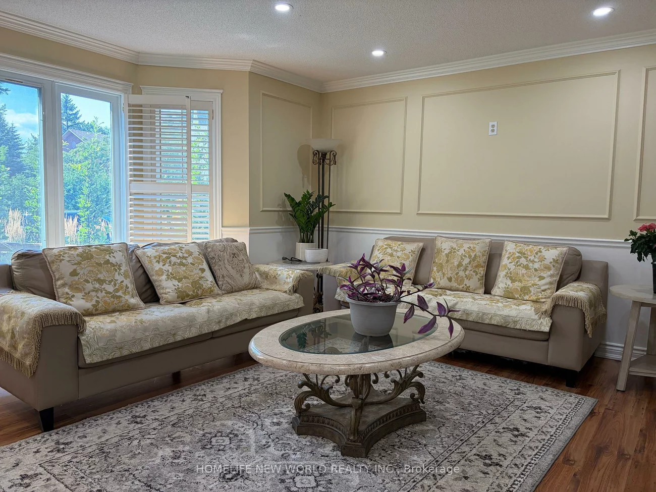 23, Lacey, Aurora Heights, Aurora
