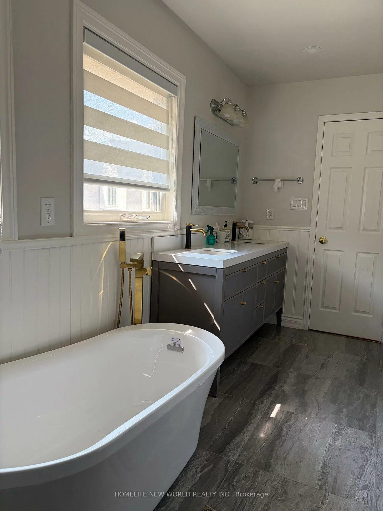 23, Lacey, Aurora Heights, Aurora
