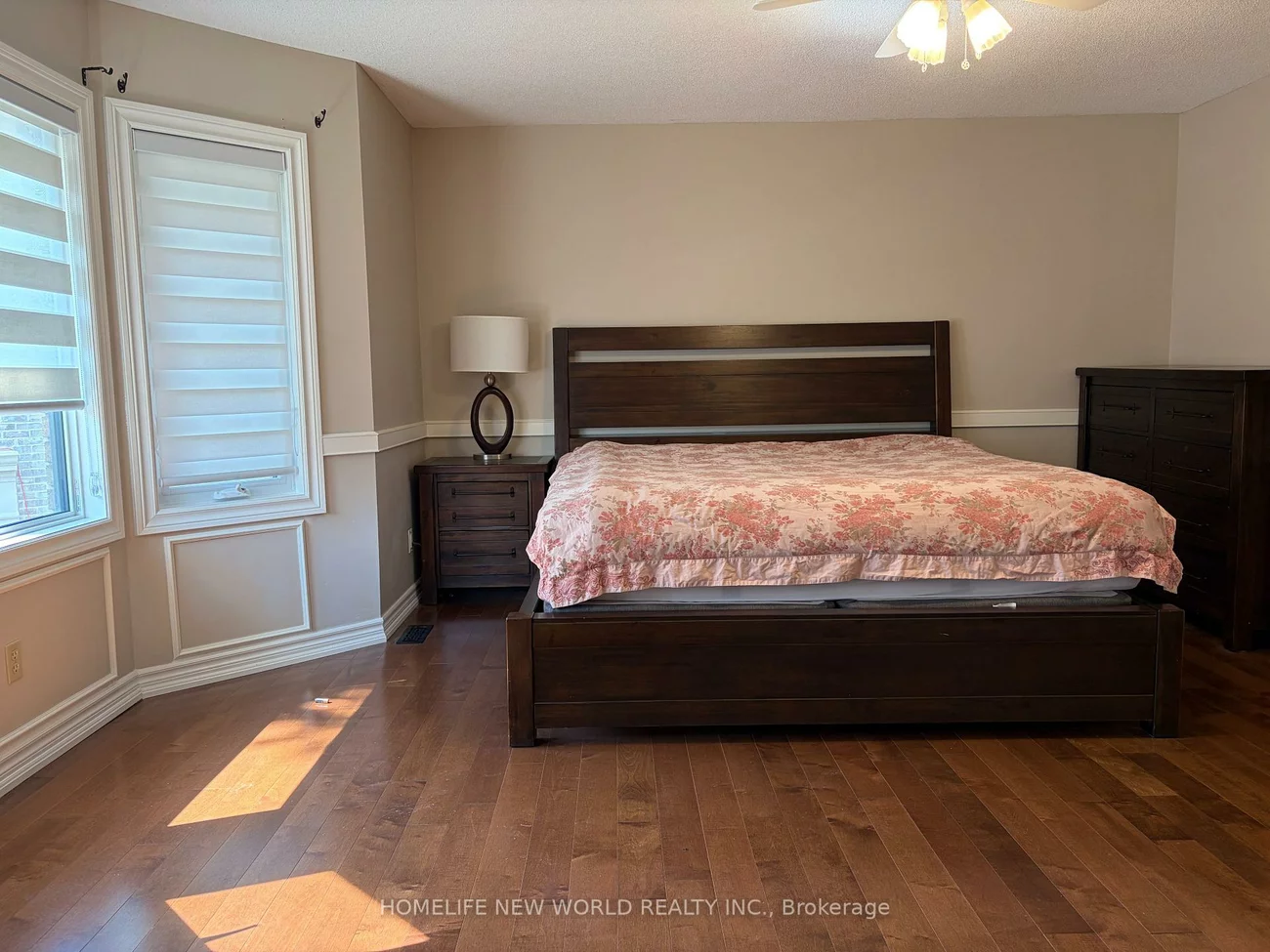 23, Lacey, Aurora Heights, Aurora