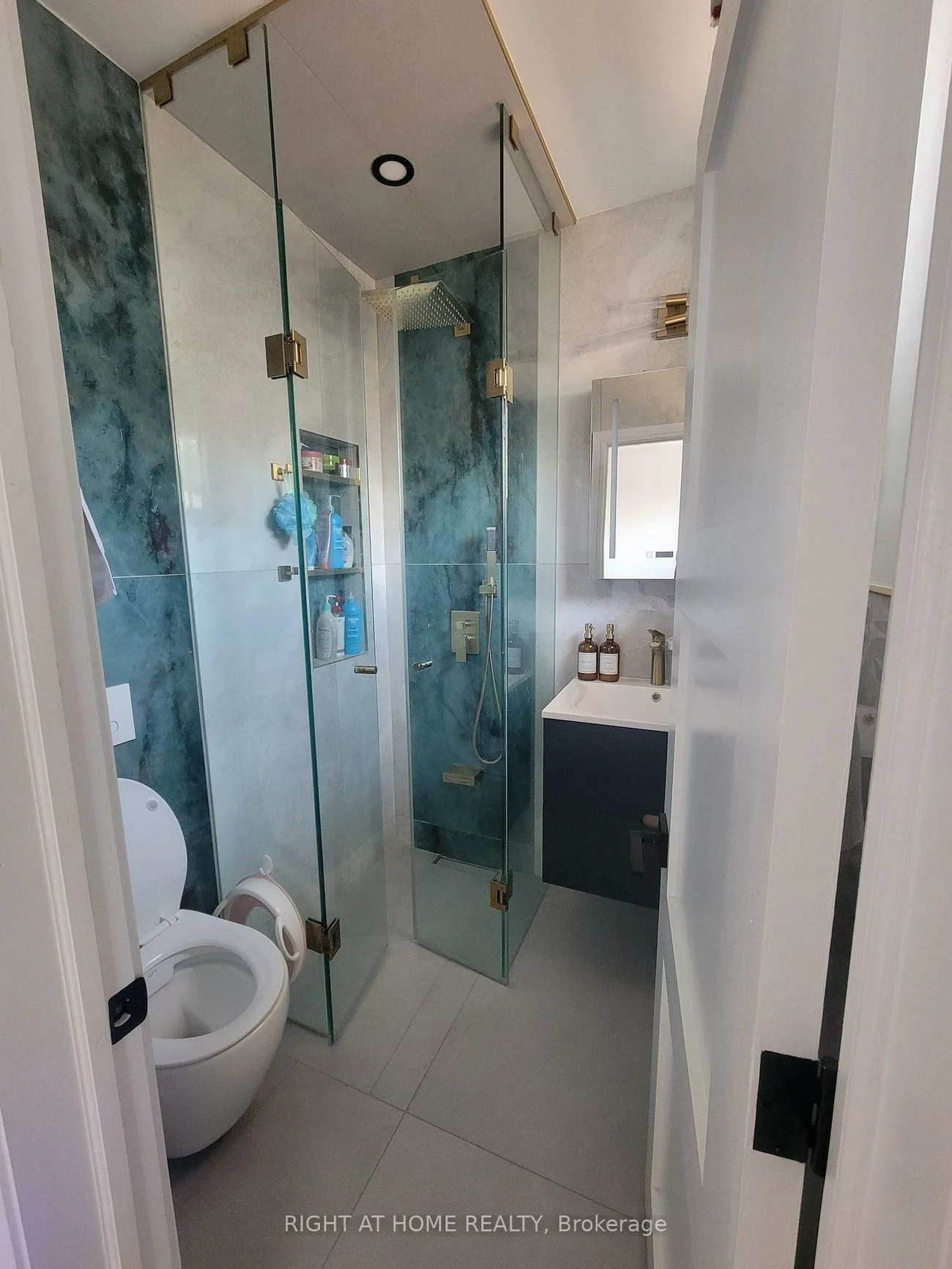 1, Huron, Aurora Heights, Aurora