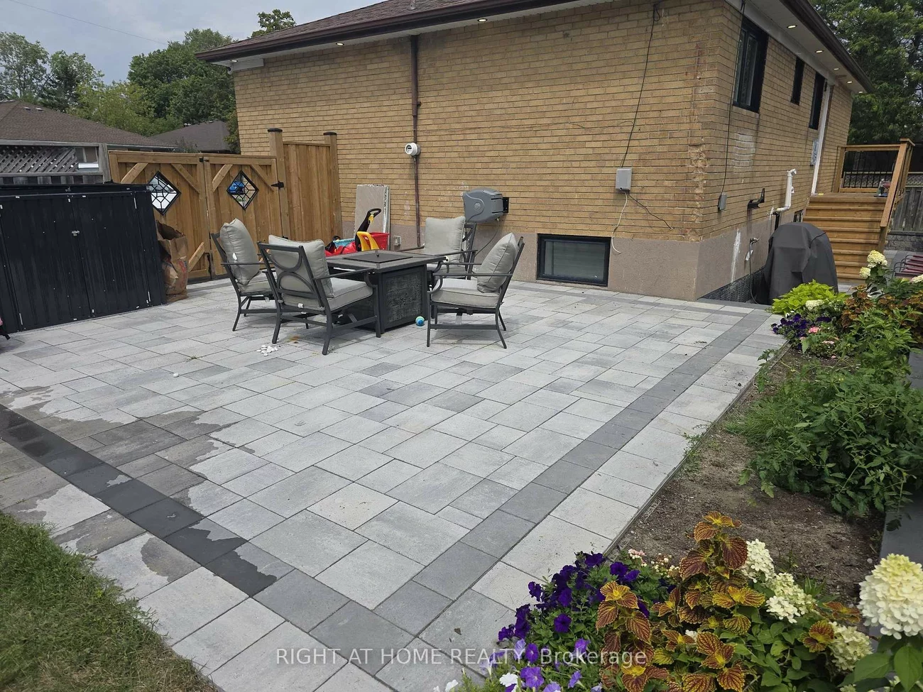 1, Huron, Aurora Heights, Aurora