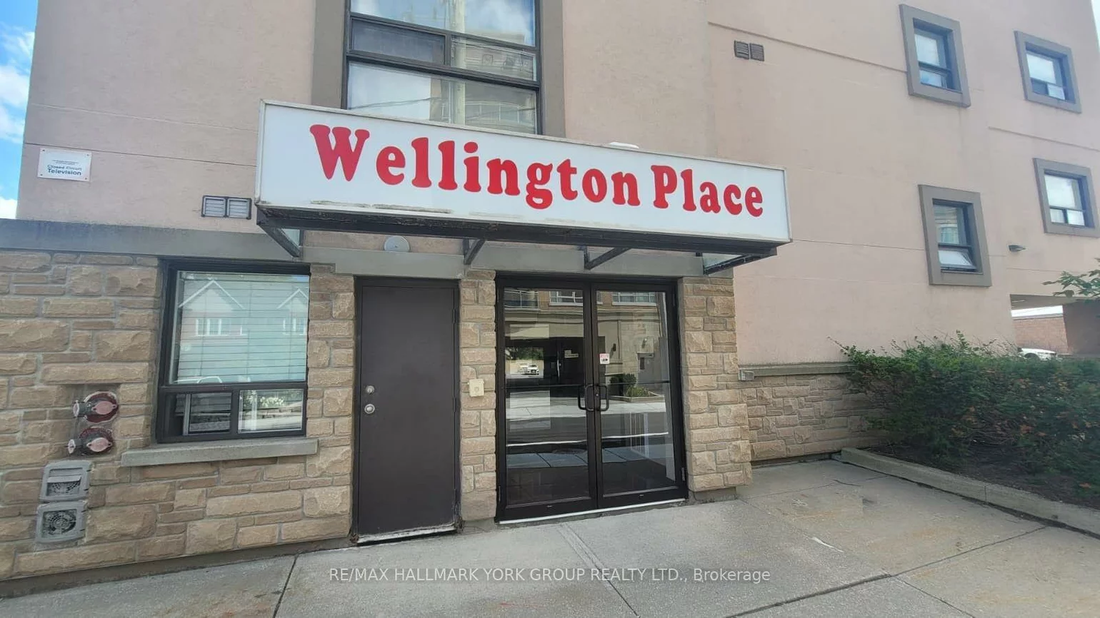 14, Wellington, Aurora Village, Aurora