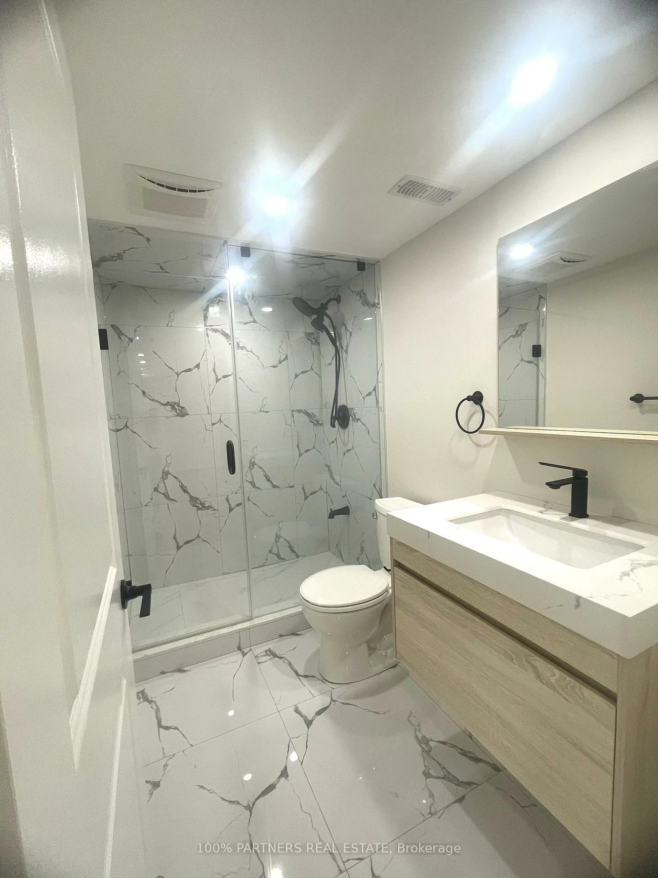 117, Botelho, Bayview Southeast, Aurora